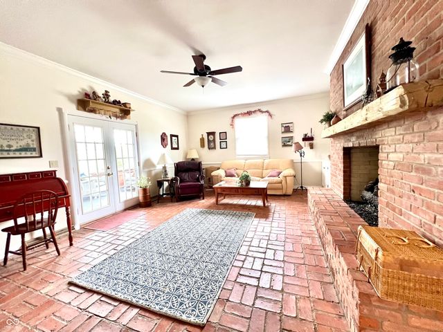 1025 Maple Drive, Greenfield, IN 46140