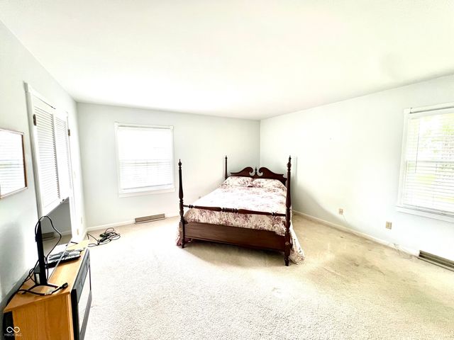 1025 Maple Drive, Greenfield, IN 46140