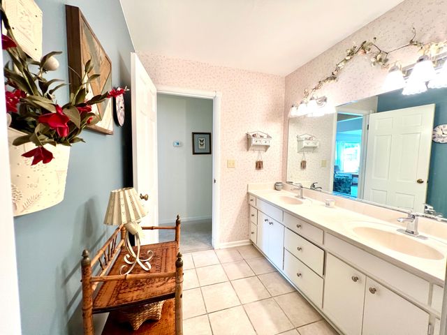 1025 Maple Drive, Greenfield, IN 46140