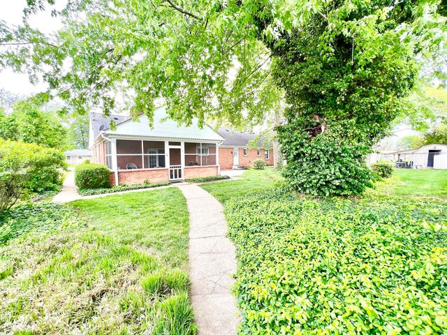 1025 Maple Drive, Greenfield, IN 46140