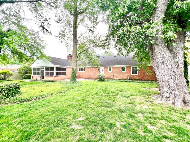 1025 Maple Drive, Greenfield, IN 46140