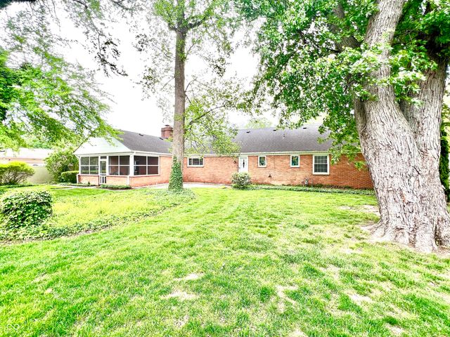 1025 Maple Drive, Greenfield, IN 46140