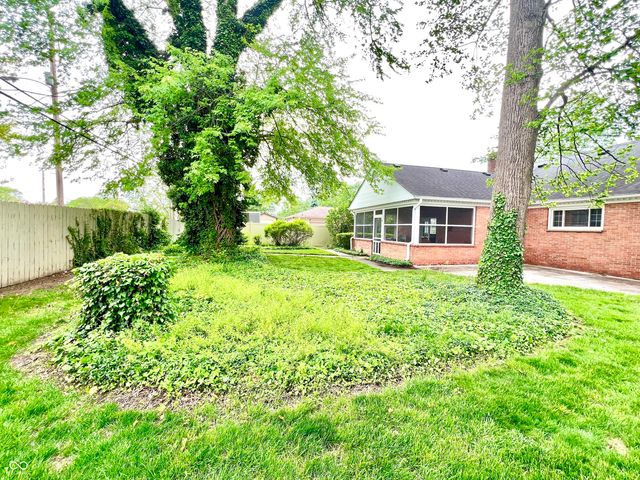 1025 Maple Drive, Greenfield, IN 46140