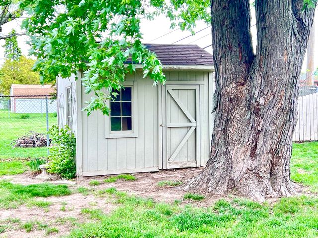 1025 Maple Drive, Greenfield, IN 46140