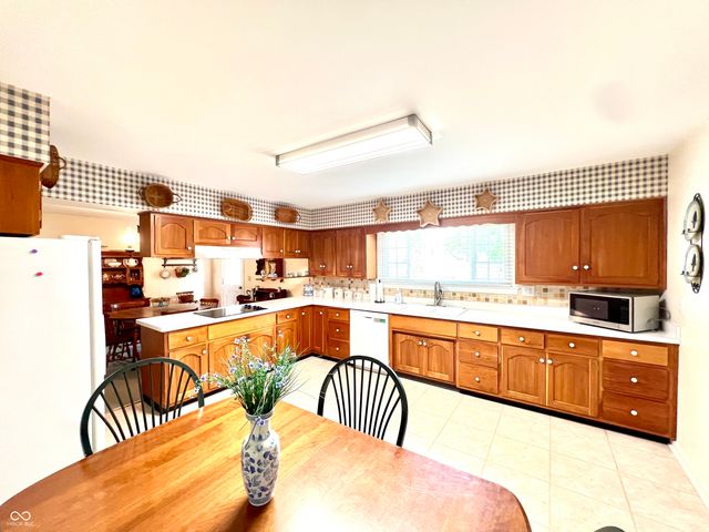 1025 Maple Drive, Greenfield, IN 46140