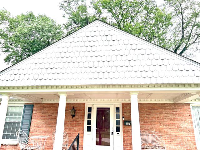 1025 Maple Drive, Greenfield, IN 46140