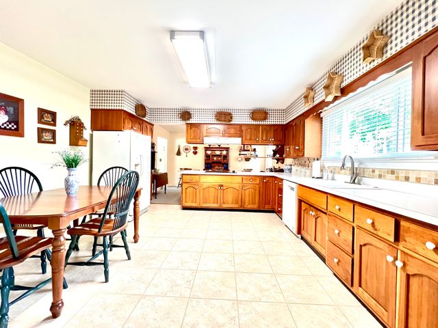 1025 Maple Drive, Greenfield, IN 46140