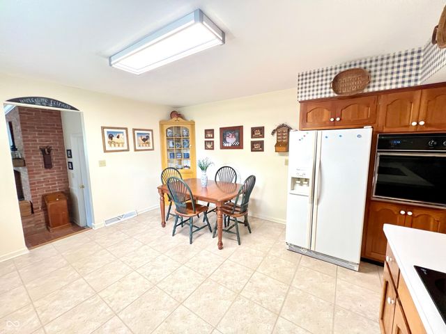 1025 Maple Drive, Greenfield, IN 46140