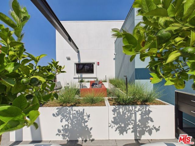 9900 Venice 710, Culver City, CA 90232