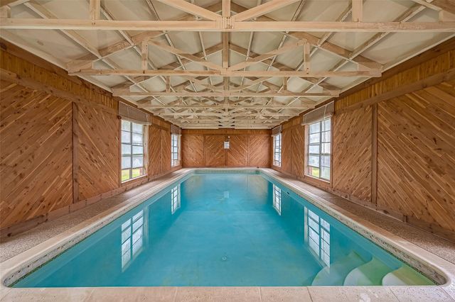 227 Glencairn Court, Houston, TX 77336