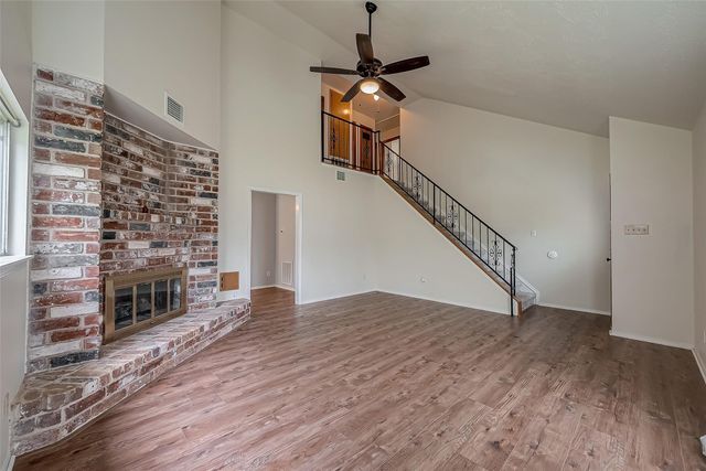 227 Glencairn Court, Houston, TX 77336