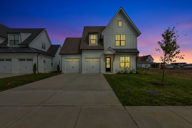 5738 Lennis Ln, Murfreesboro, TN 37129