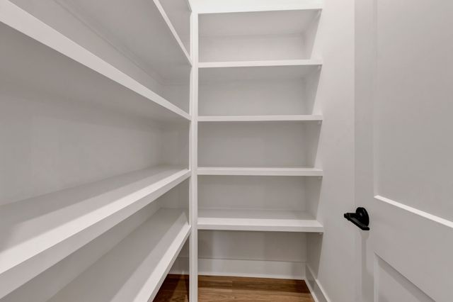 5738 Lennis Ln, Murfreesboro, TN 37129