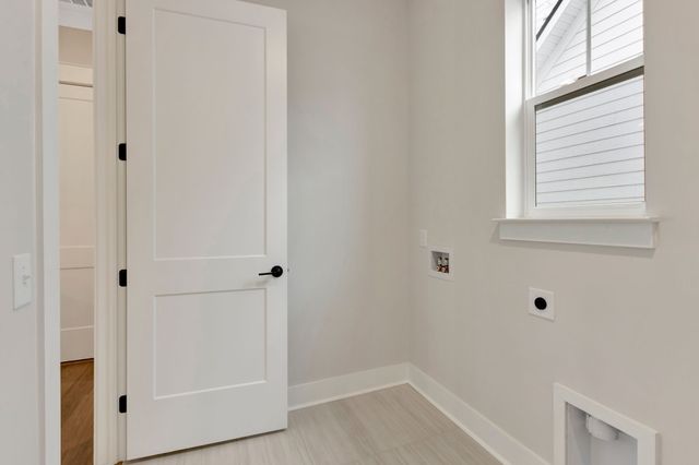 5738 Lennis Ln, Murfreesboro, TN 37129