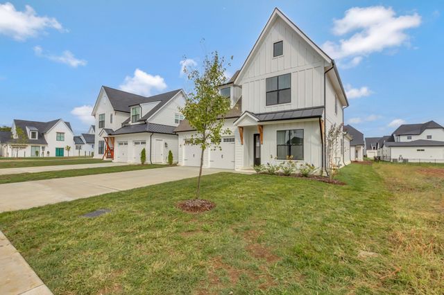 5738 Lennis Ln, Murfreesboro, TN 37129