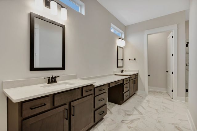 5738 Lennis Ln, Murfreesboro, TN 37129