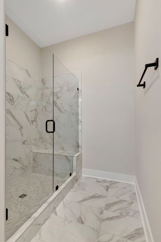 5738 Lennis Ln, Murfreesboro, TN 37129