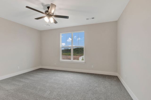 5738 Lennis Ln, Murfreesboro, TN 37129