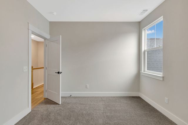 5738 Lennis Ln, Murfreesboro, TN 37129