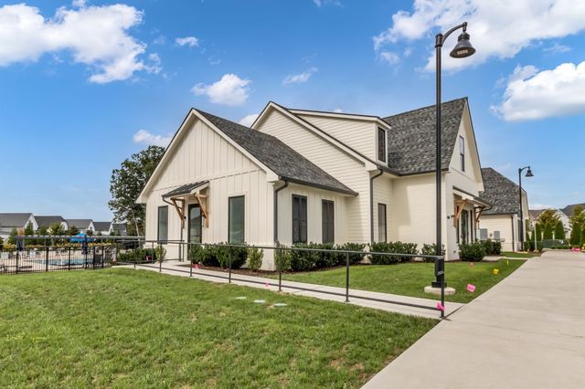 5738 Lennis Ln, Murfreesboro, TN 37129