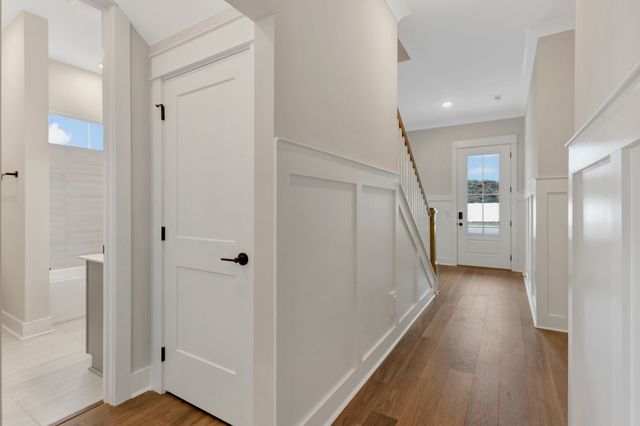 5738 Lennis Ln, Murfreesboro, TN 37129