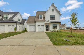 5738 Lennis Ln, Murfreesboro, TN 37129