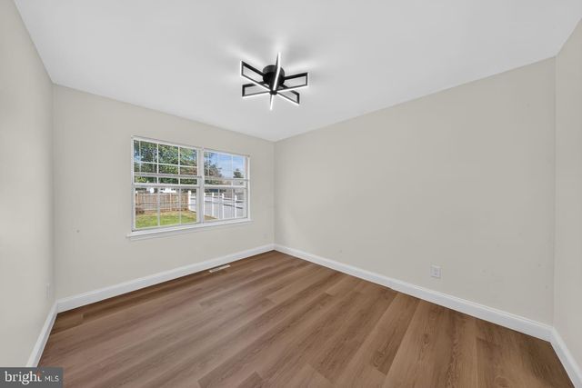 47 MIDLAND DR, Newark, DE 19713