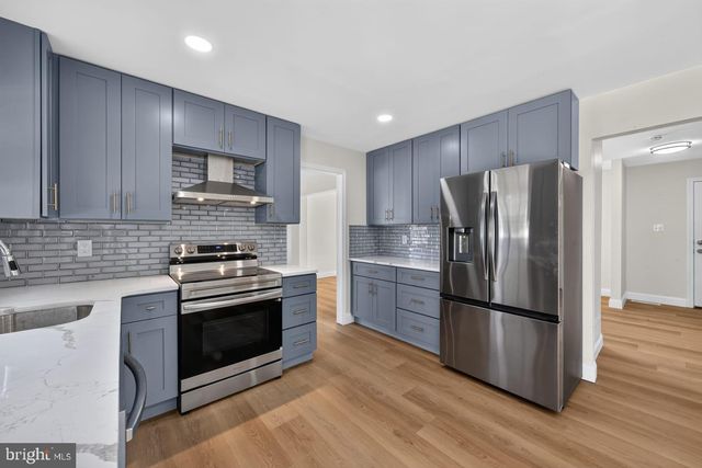 47 MIDLAND DR, Newark, DE 19713