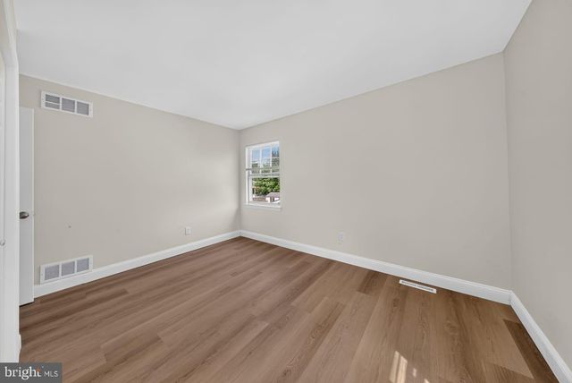 47 MIDLAND DR, Newark, DE 19713