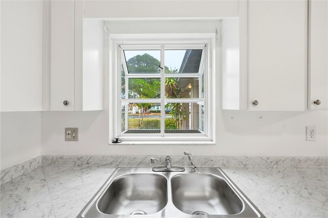 1405 DOLPHIN DRIVE, Lakeland, FL 33801