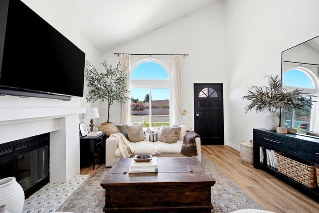 1022 Glenwood Way, Escondido, CA 92026