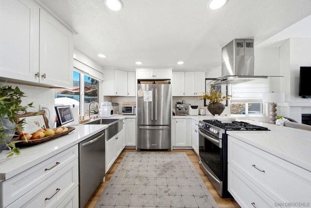 1022 Glenwood Way, Escondido, CA 92026