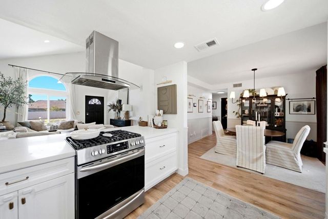 1022 Glenwood Way, Escondido, CA 92026