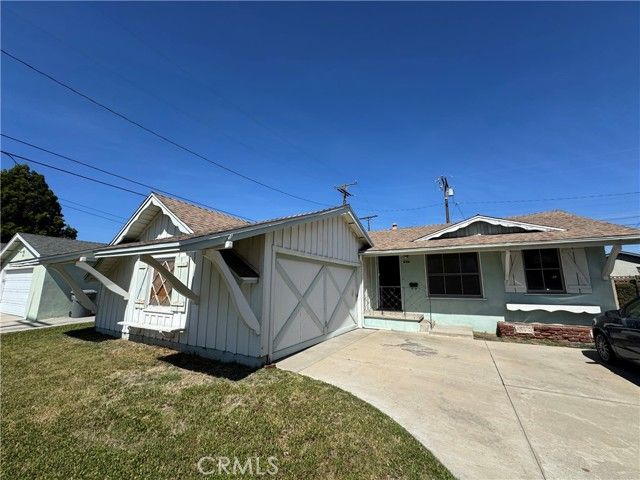 7675 El Escorial, Buena Park, CA 90620