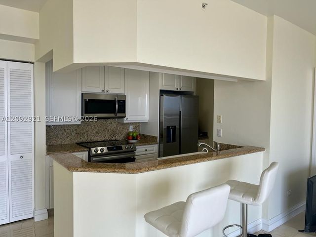 848 Brickell Key Dr 2303, Miami, FL 33131
