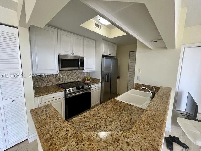 848 Brickell Key Dr 2303, Miami, FL 33131