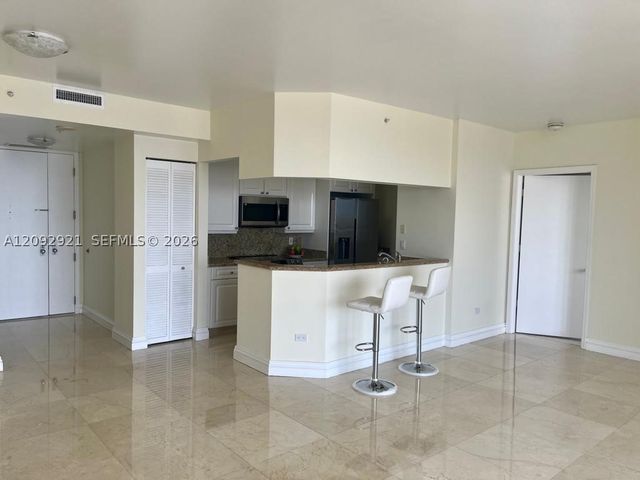 848 Brickell Key Dr 2303, Miami, FL 33131