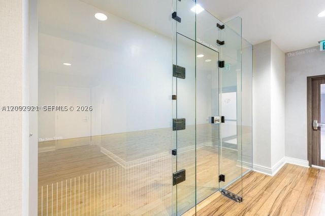 848 Brickell Key Dr 2303, Miami, FL 33131