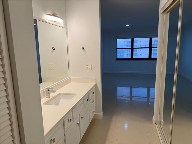 5100 N Ocean Boulevard 1504, Lauderdale-By-The-Sea # 1504, Lauderdale By The Sea, FL 33308