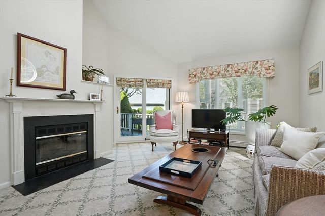 32 Bay Farm Rd 32, Duxbury, MA 02332