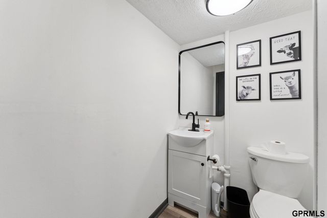 823 N 123 Court, Omaha, NE 68154