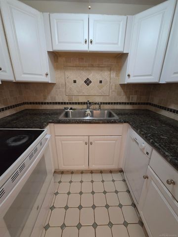 28111 Jefferson Avenue, Saint Clair Shores, MI 48081