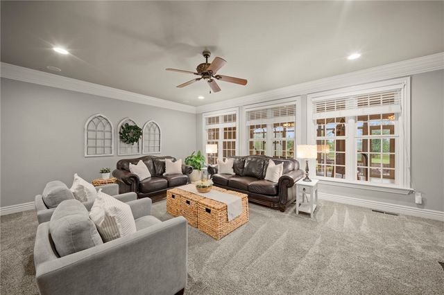 3072 E Hunters Ridge Road, Springdale, AR 72764