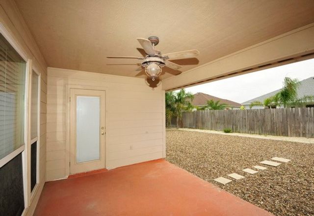 13945 BINNACLE St, Corpus Christi, TX 78418