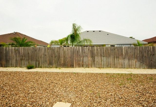 13945 BINNACLE St, Corpus Christi, TX 78418