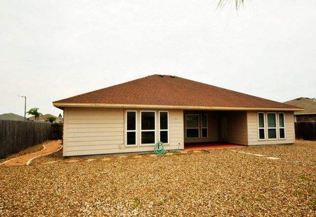 13945 BINNACLE St, Corpus Christi, TX 78418