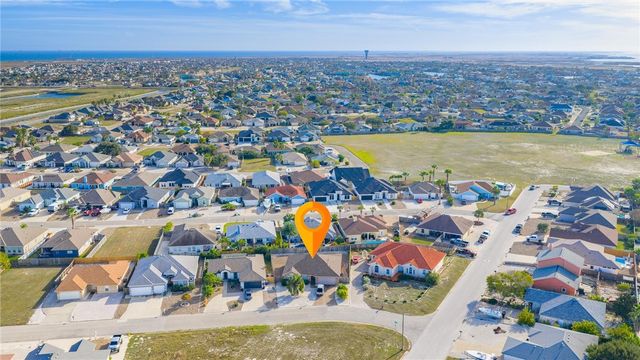 13945 BINNACLE St, Corpus Christi, TX 78418