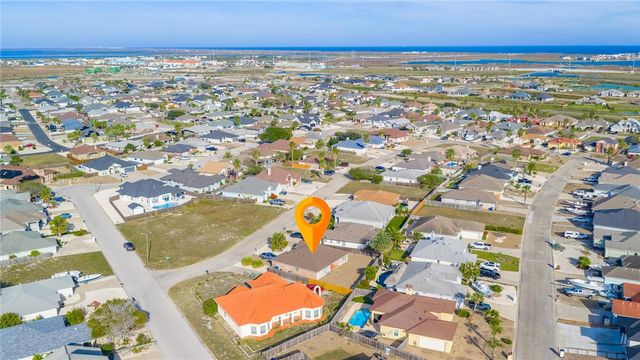 13945 BINNACLE St, Corpus Christi, TX 78418
