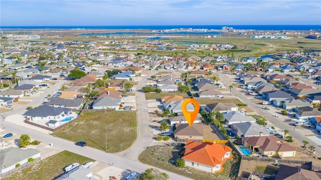 13945 BINNACLE St, Corpus Christi, TX 78418