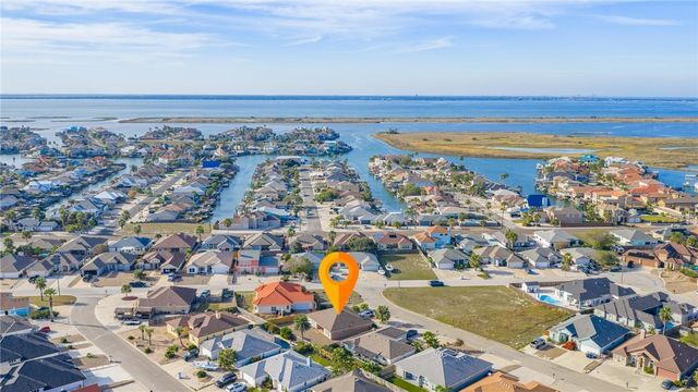 13945 BINNACLE St, Corpus Christi, TX 78418